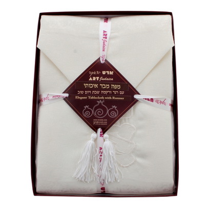 מפת שולחן עם רנר בז' 140x220 ס"מ