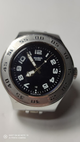 שעון swatch כחול בוהק