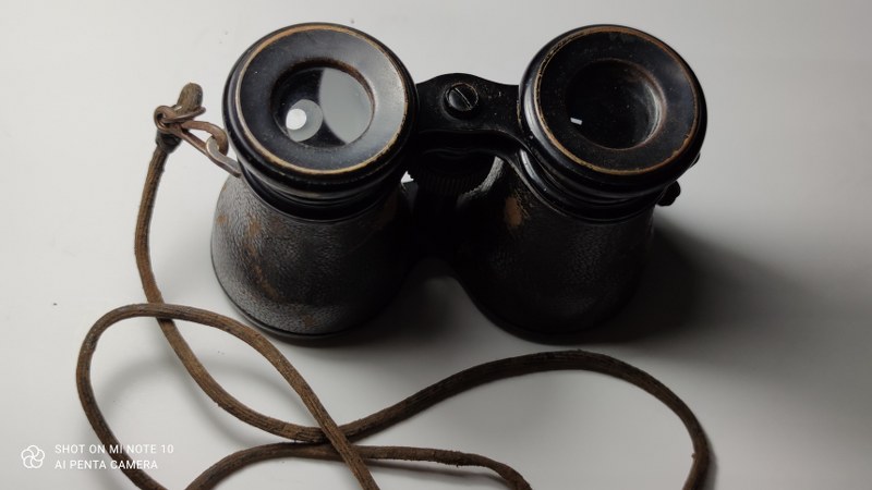 משקפת מתכת עתיקה