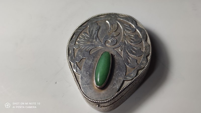 קופסת כסף אבן ירוקה