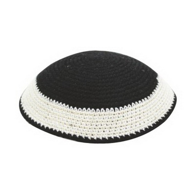 * כיפה סרוגה 17 ס"מ שחור עיטור לבן