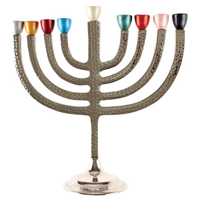 חנוכייה אלומיניום מרוקע עם קנים צבעוניים 32 ס"מ
