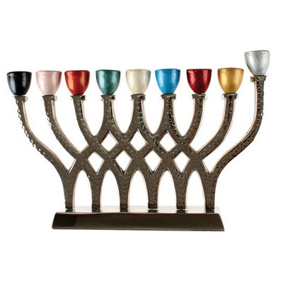 חנוכייה אלומיניום מרוקע עם קנים צבעוניים 20 ס"מ