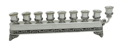 חנוכיה ניקל מהודרת "עיטורים" 29x10 ס"מ